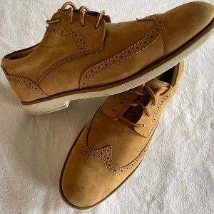 Men’s Sperry, lace up loafers.